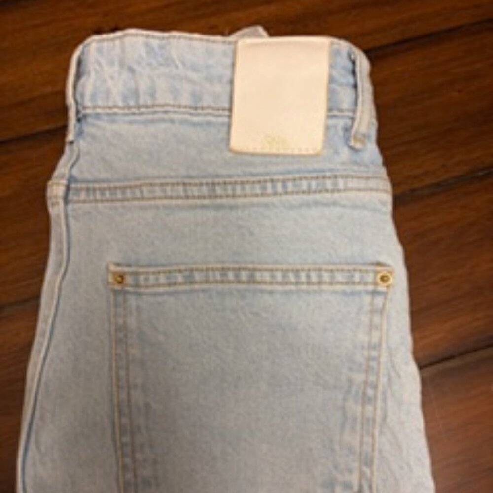 Zara Light Wash High Waist Cropped Jeans - Size 4